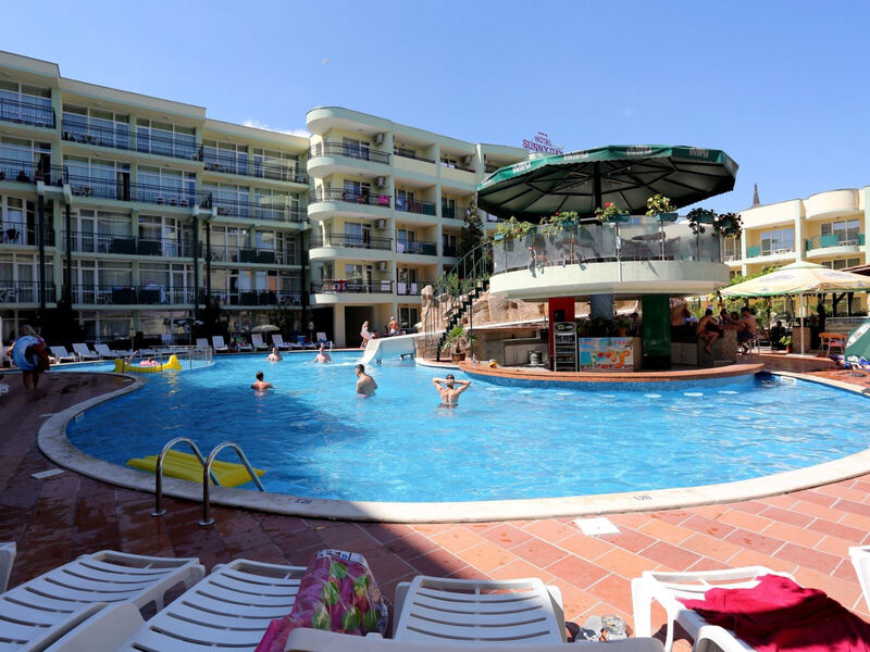 Sunny Day Club Hotel
