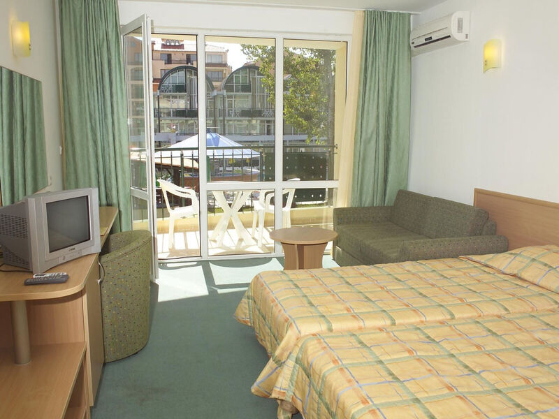 Sunny Day Club Hotel