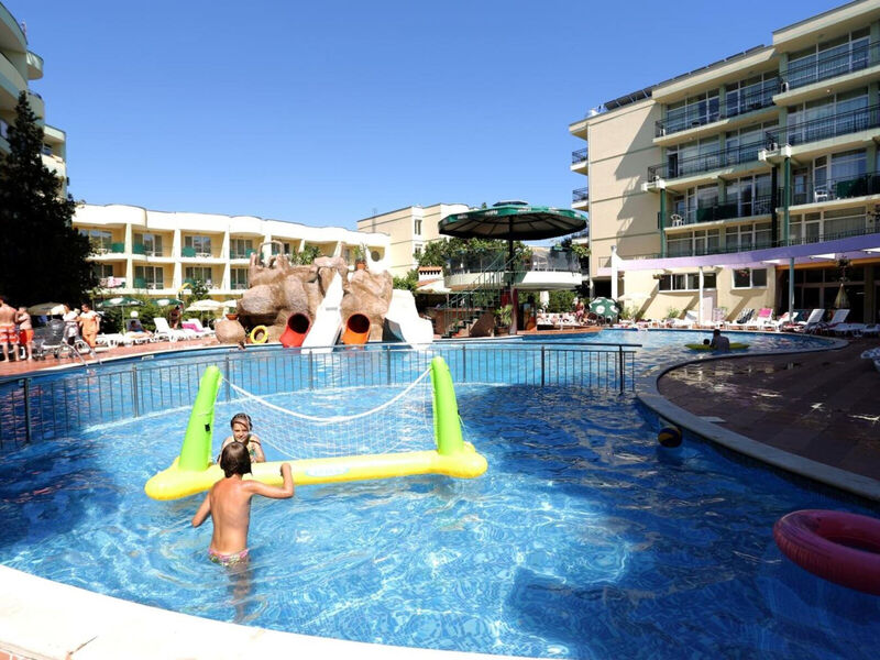 Sunny Day Club Hotel