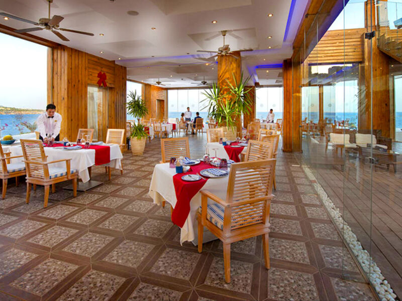 Sunrise Arabian Beach Resort