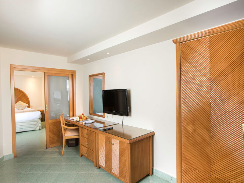 Sunrise Holidays Resort (+16 Only)