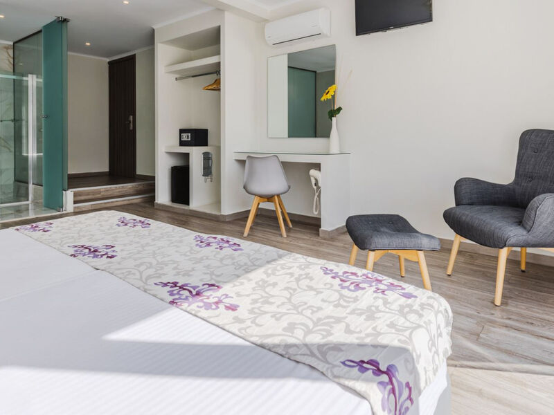 Sunrise Hotel