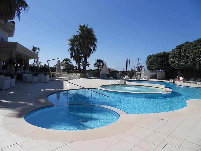 Sunshine Club & Spa