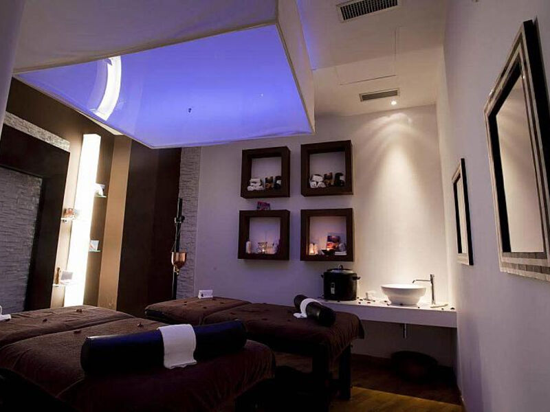 Sunshine Club & Spa