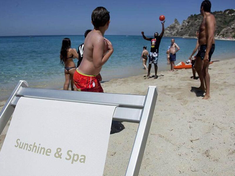 Sunshine Club & Spa