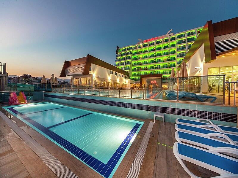 Sunstar Beach Resort