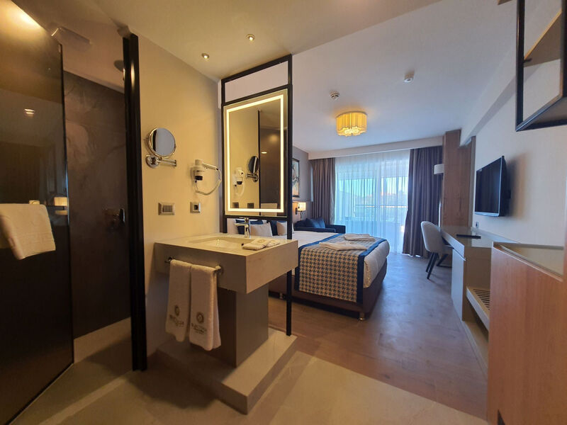 Sunthalia Hotel & Resort