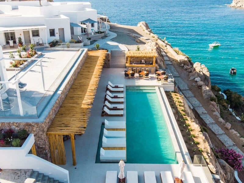 Super Paradise Suites