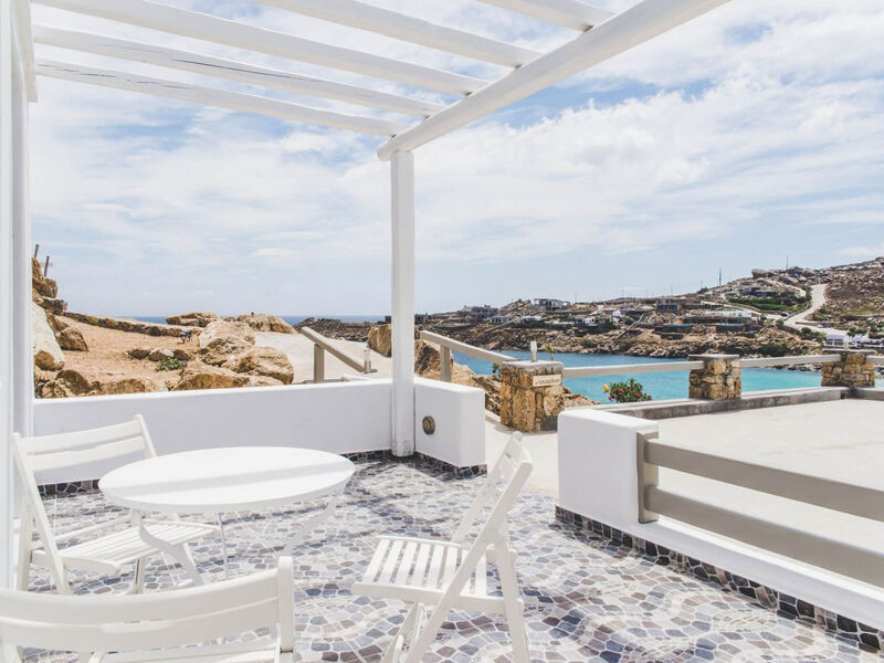Super Paradise Suites
