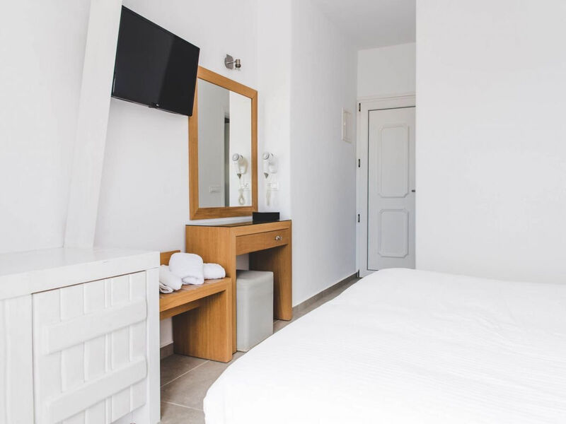Super Paradise Suites