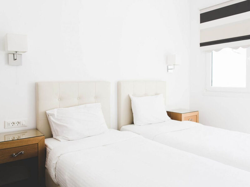 Super Paradise Suites