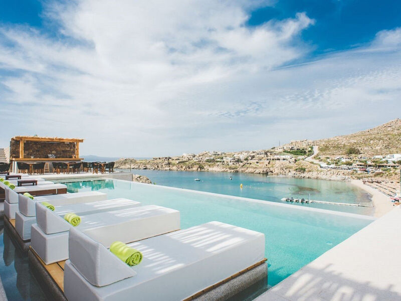 Super Paradise Suites