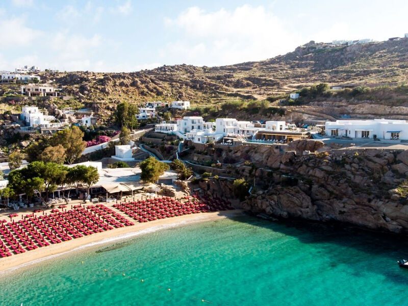 Super Paradise Suites
