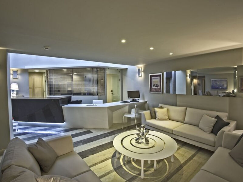 Swell Boutique Hotel