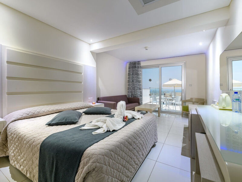 Tasia Maris Sands