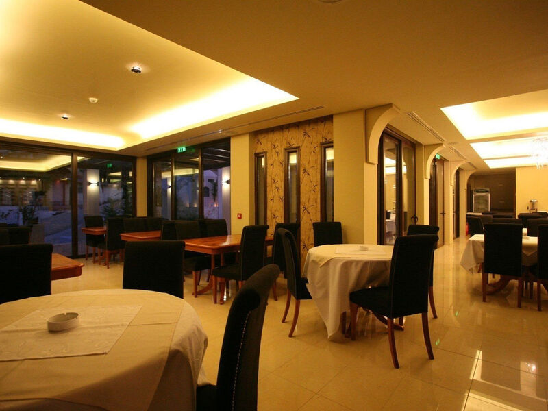 Tesoro Hotel Nikiana
