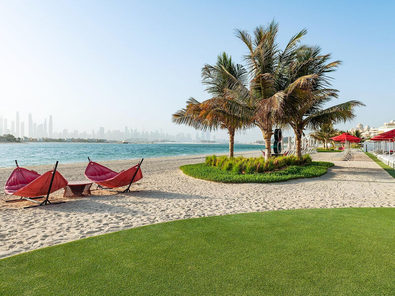 Th8 Palm Dubai Beach Resort Vignette Collection