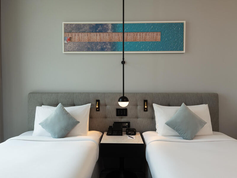 Th8 Palm Dubai Beach Resort Vignette Collection