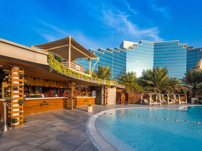 F1 Grand Prix – Hotel The Art