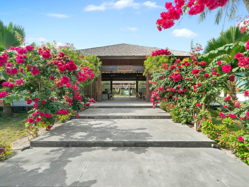 The Barefoot Eco Hotel