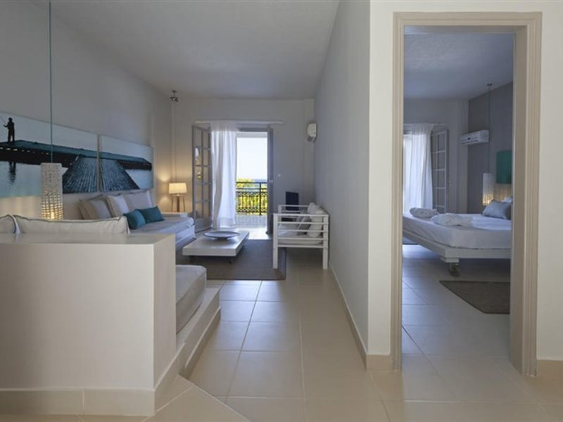 The Bay Hotel & Suites