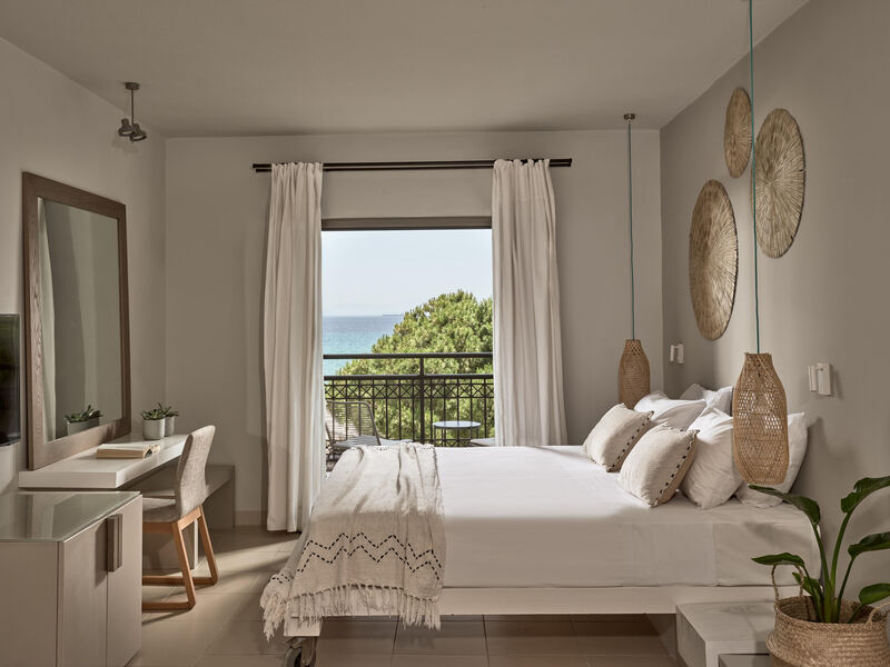 The Bay Hotel & Suites