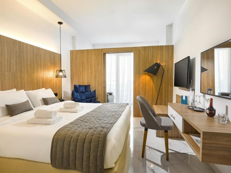 The Blue Ivy Hotel & Suites