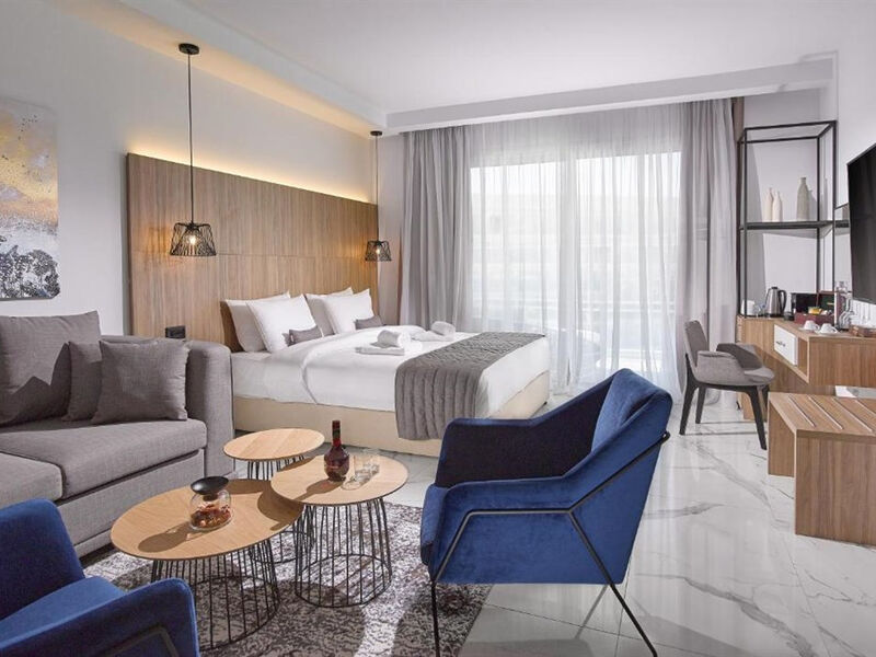 The Blue Ivy Hotel & Suites
