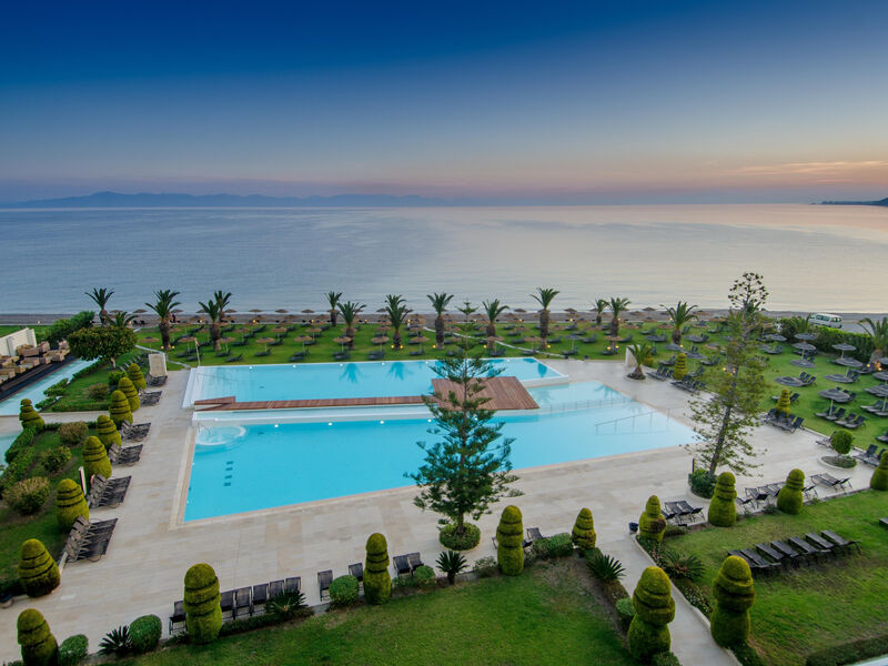 The Ixian Grand & Suites