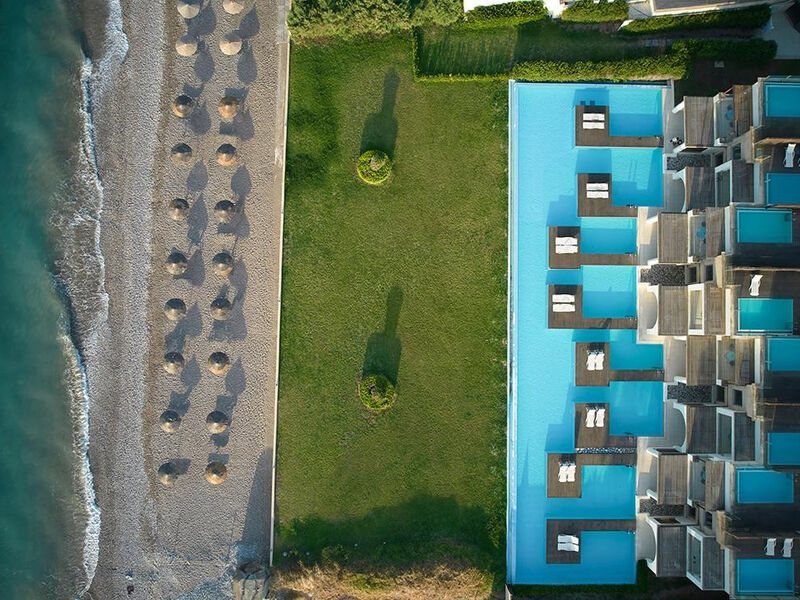 The Ixian Grand & Suites