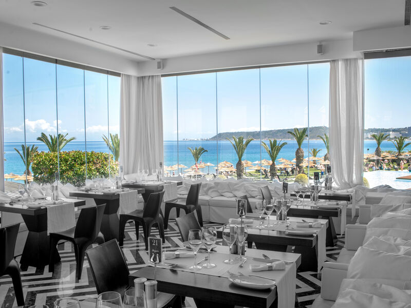 The Ixian Grand & Suites