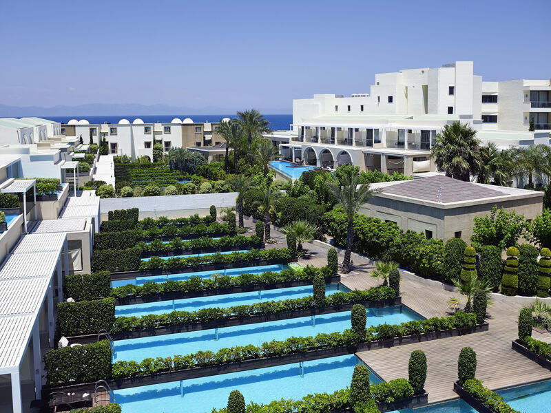 The Ixian Grand & Suites