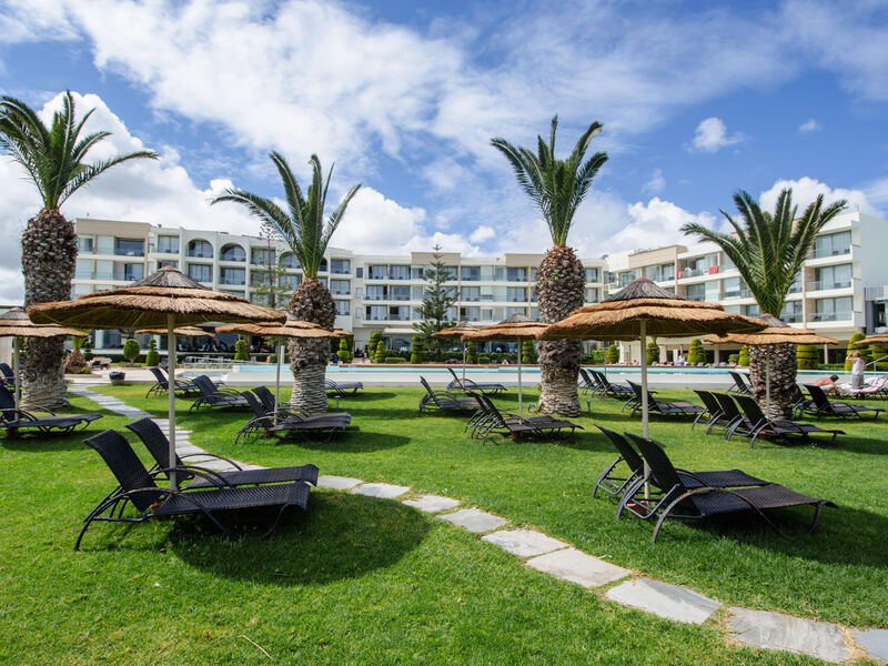 The Ixian Grand & Suites