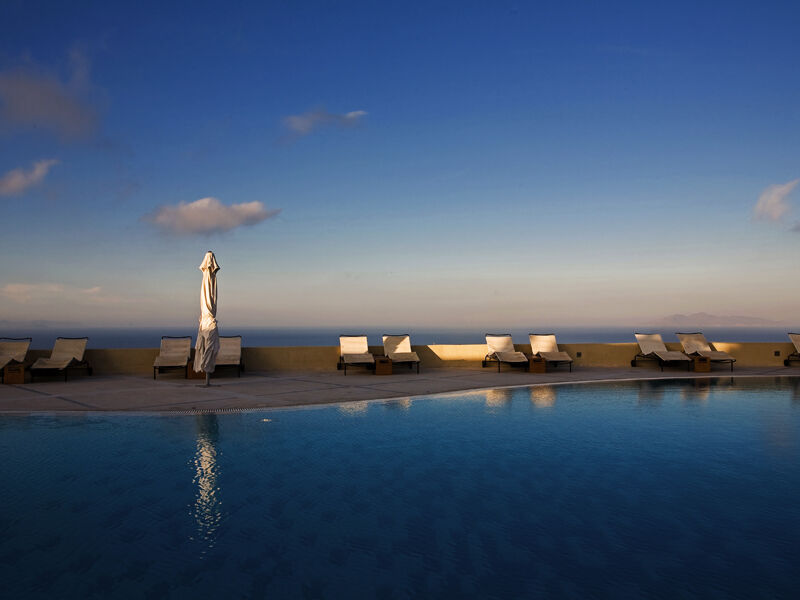 The Majestic Hotel Santorini