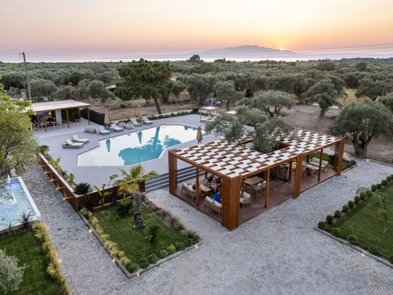 The Mini Resort