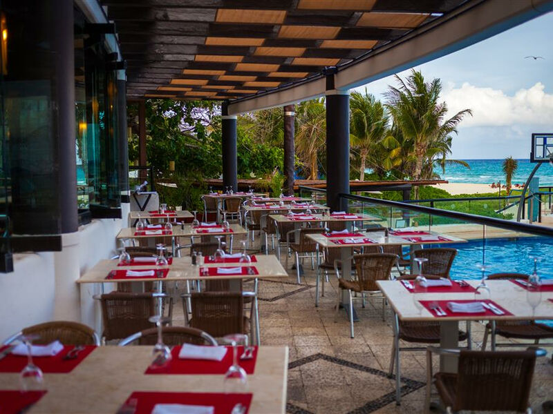 The Reef Playacar