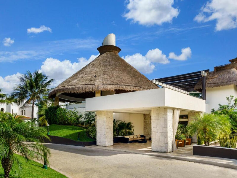 The Reef Playacar