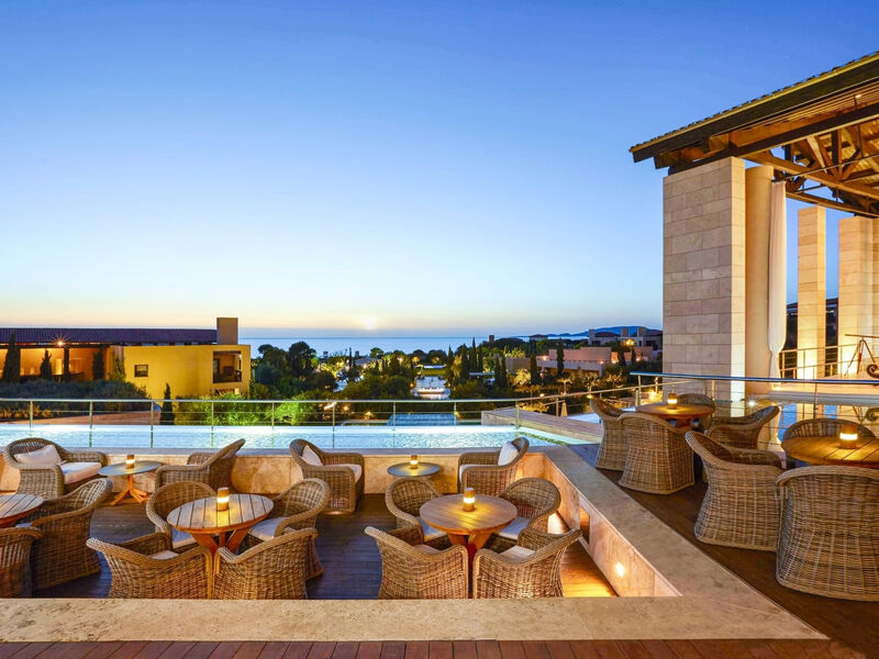 The Romanos, a Luxury Collection Resort