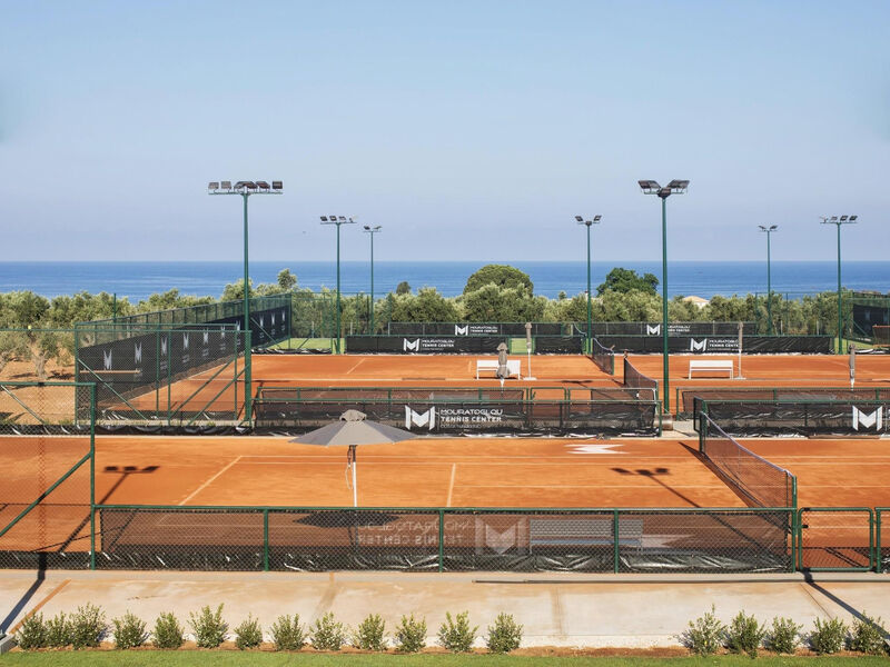 The Romanos, a Luxury Collection Resort