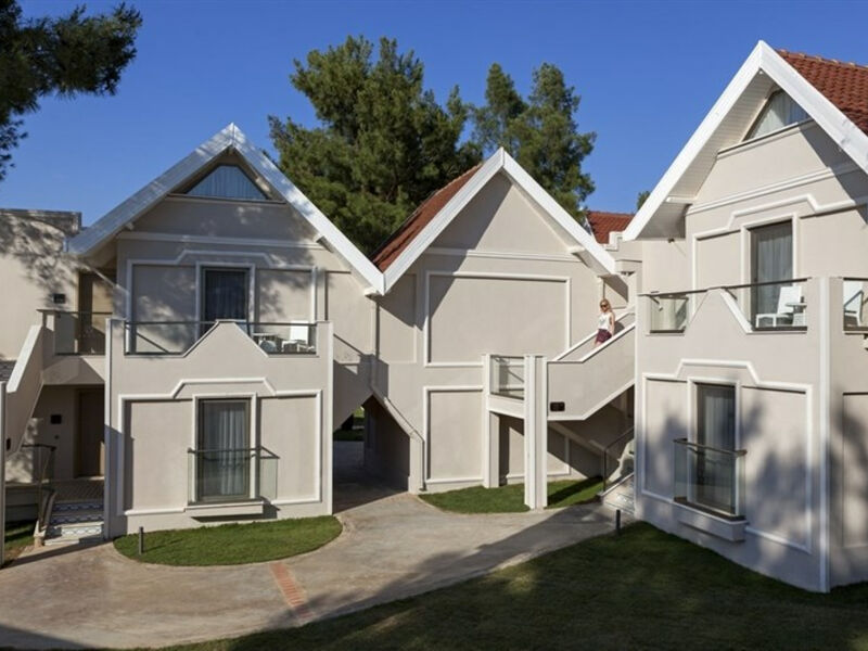 The Roxy Luxury Nature