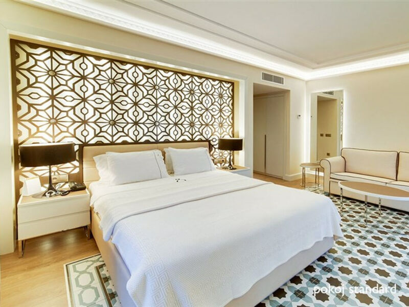 The Roxy Luxury Nature