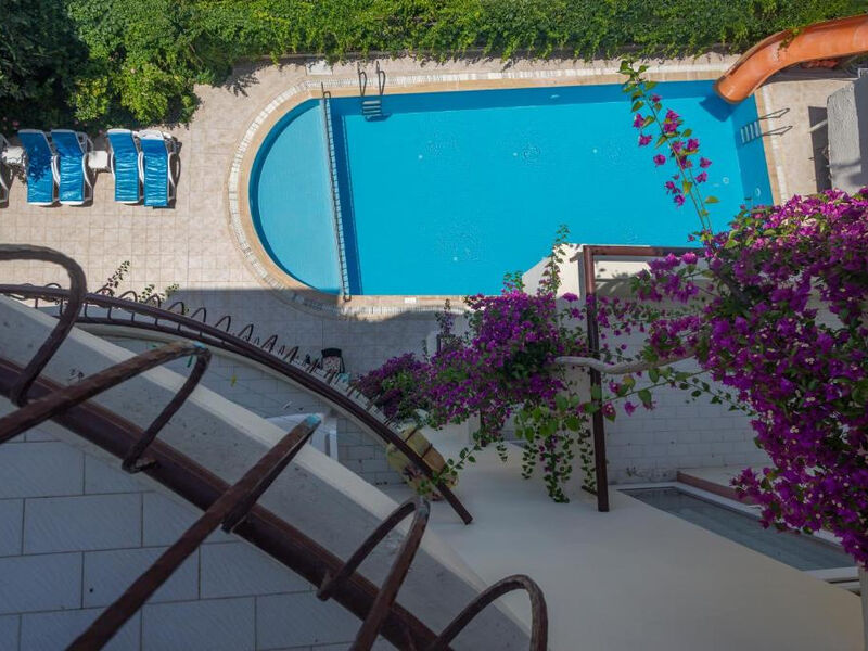 The S Apart And Suites