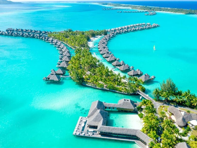 Hotel St. Regis Bora Bora Resort