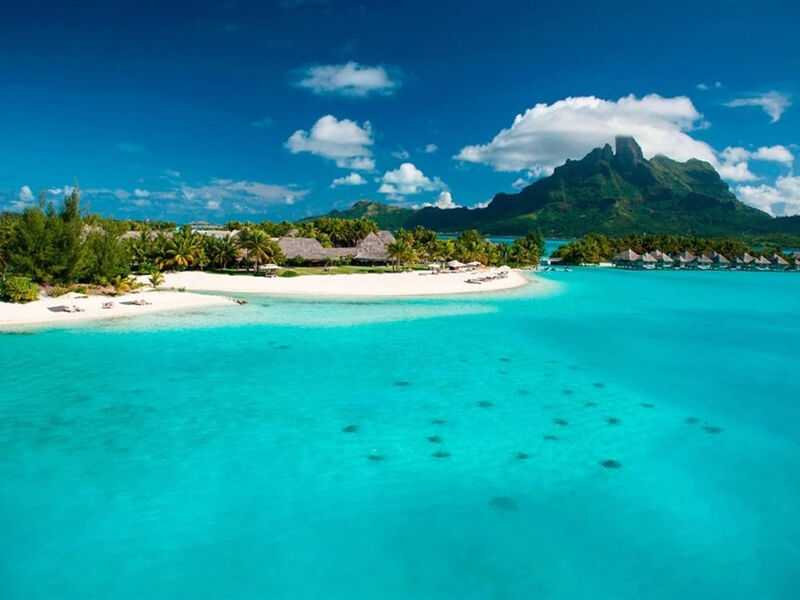 Hotel St. Regis Bora Bora Resort