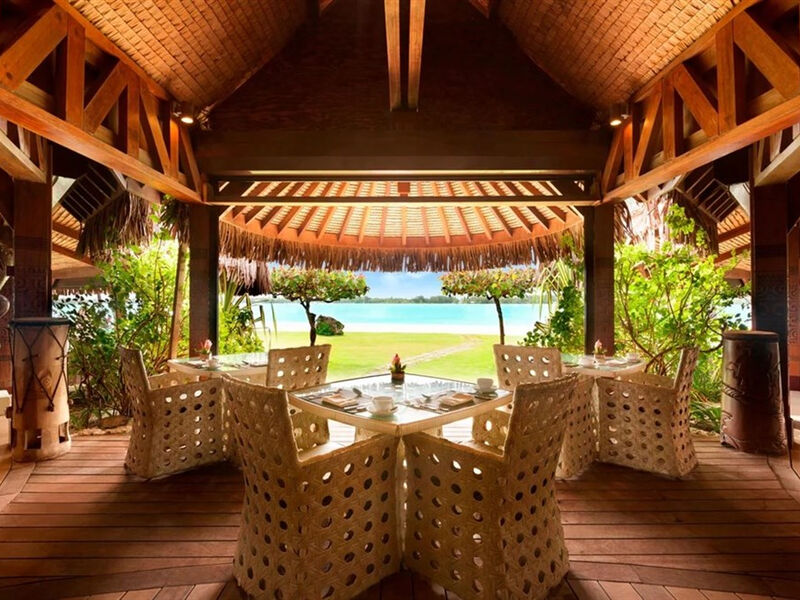 Hotel St. Regis Bora Bora Resort