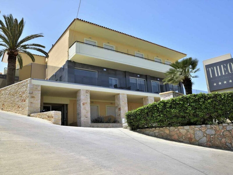 Theo Hotel Agia Marina