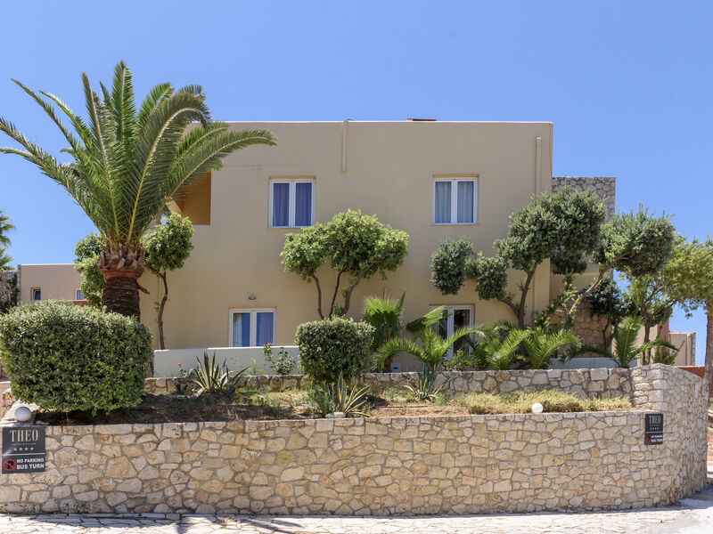 Theo Hotel Agia Marina