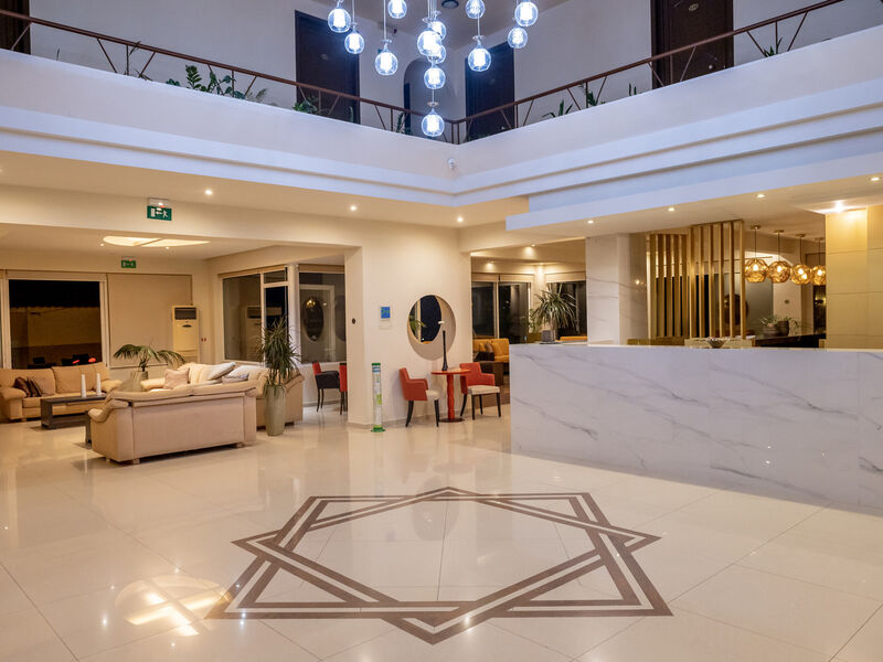 Theo Hotel Agia Marina