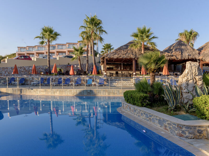 Theo Hotel Agia Marina