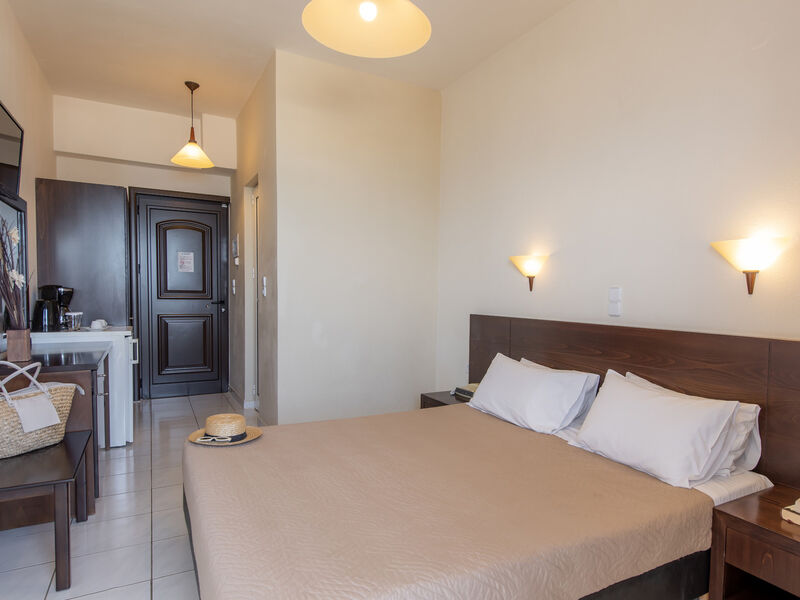 Theo Hotel Agia Marina